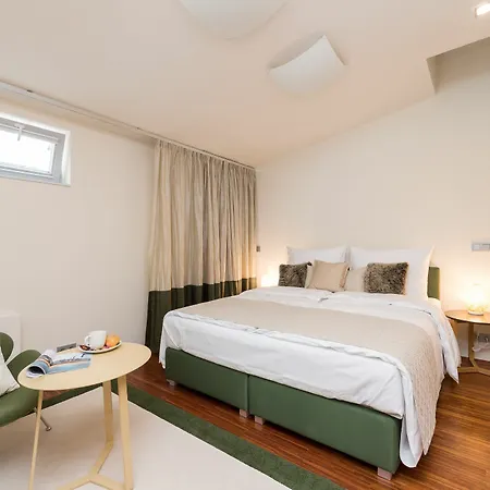 Appartement Empirent River Praag
