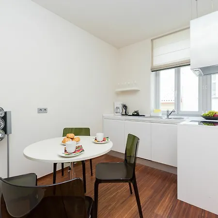 Empirent River Apartment *