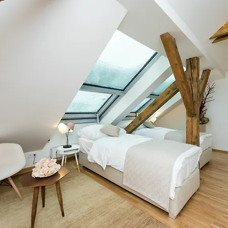 Empirent River Apartment *