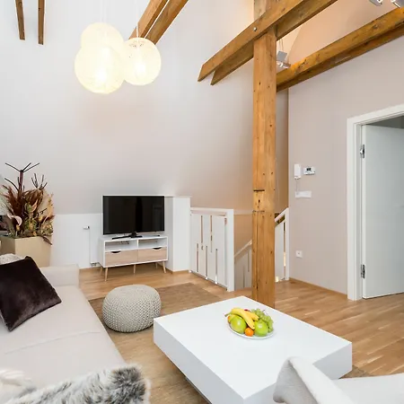 Empirent River Apartment *