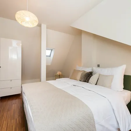 Empirent River Apartment *
